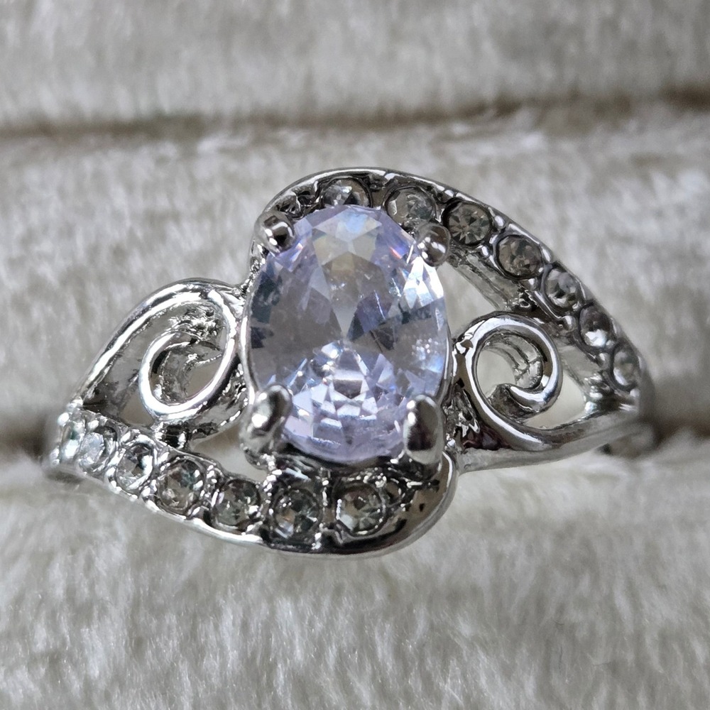 Size 8 Silver Tone Amethyst Oval Ring | Vintage Style Crystal Ring | Elegant
